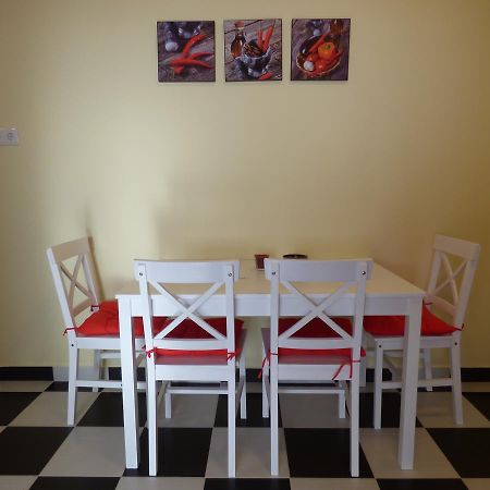 Yellow Apartment 데브레첸 외부 사진