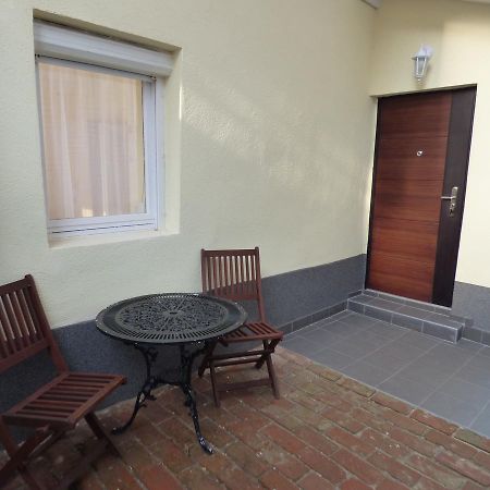 Yellow Apartment 데브레첸 외부 사진