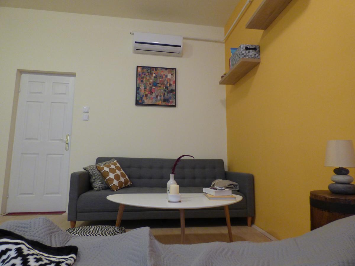 Yellow Apartment 데브레첸 외부 사진