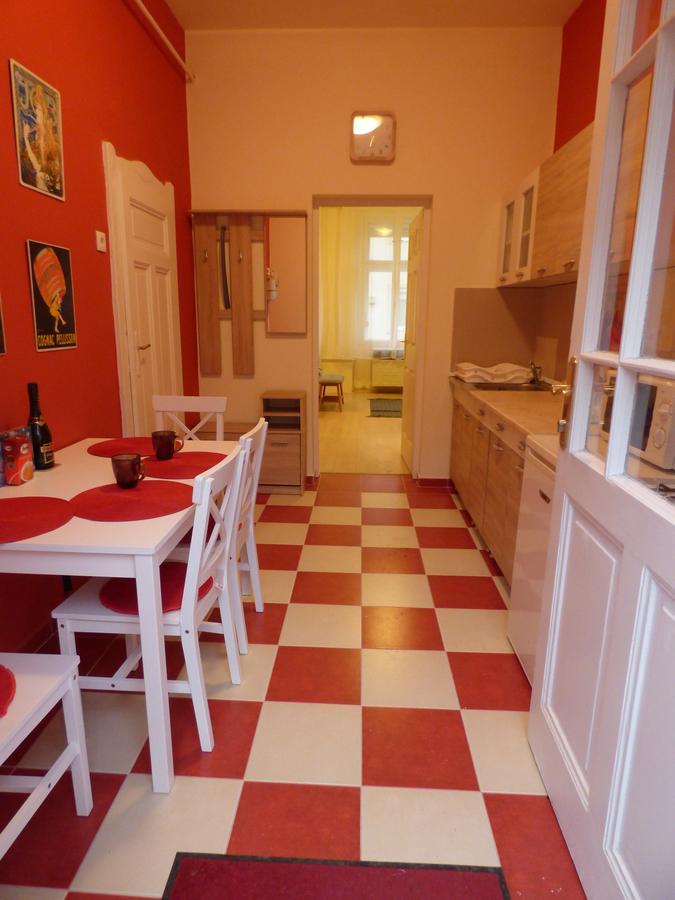 Yellow Apartment 데브레첸 외부 사진