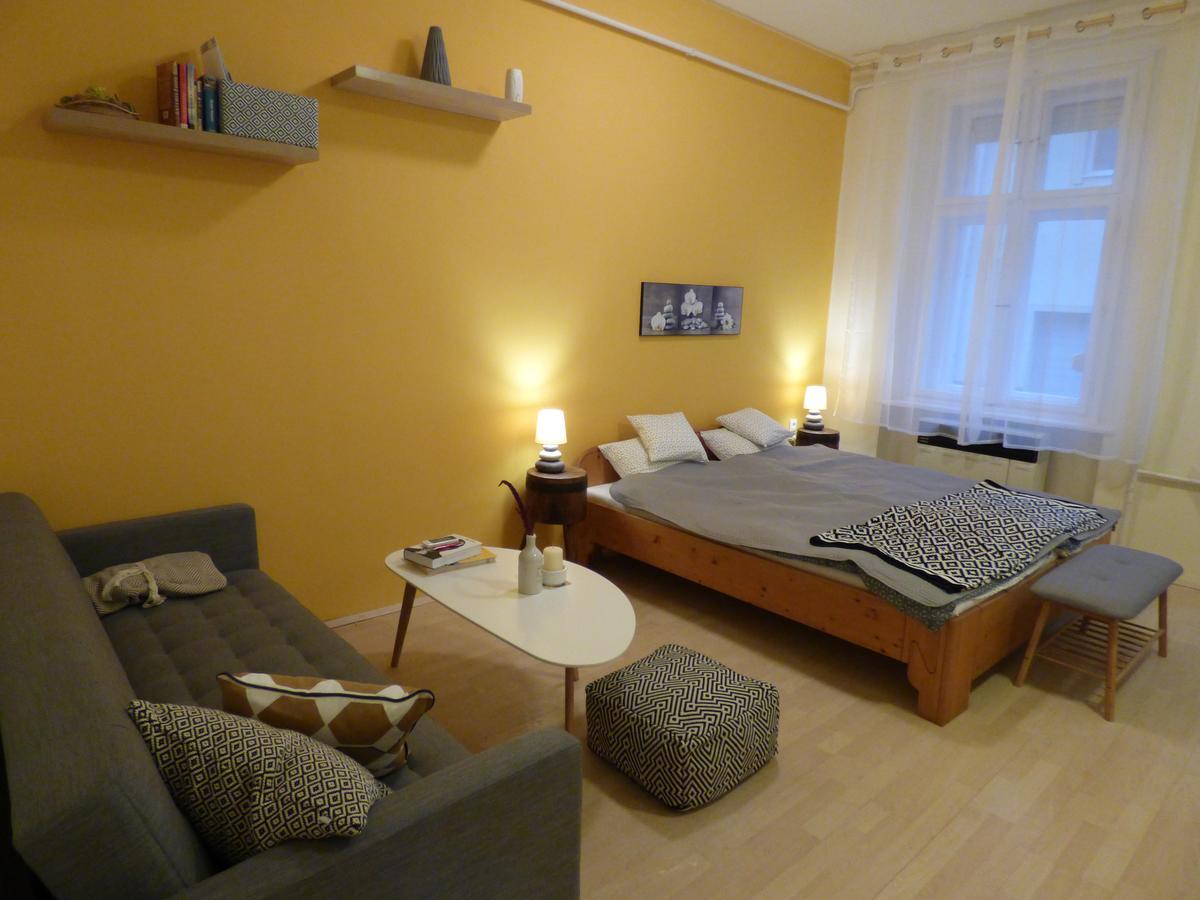 Yellow Apartment 데브레첸 외부 사진