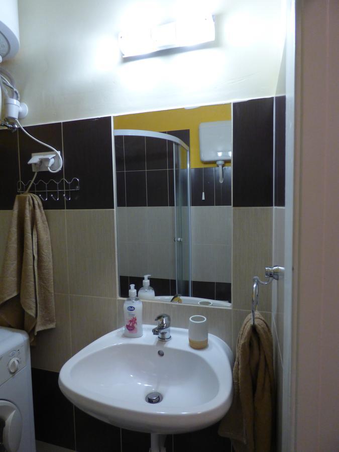 Yellow Apartment 데브레첸 외부 사진