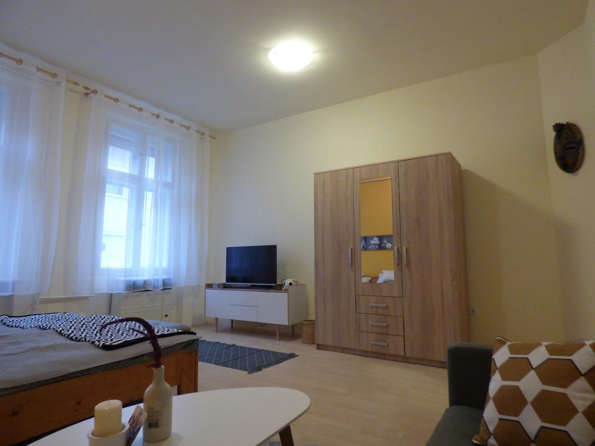 Yellow Apartment 데브레첸 외부 사진