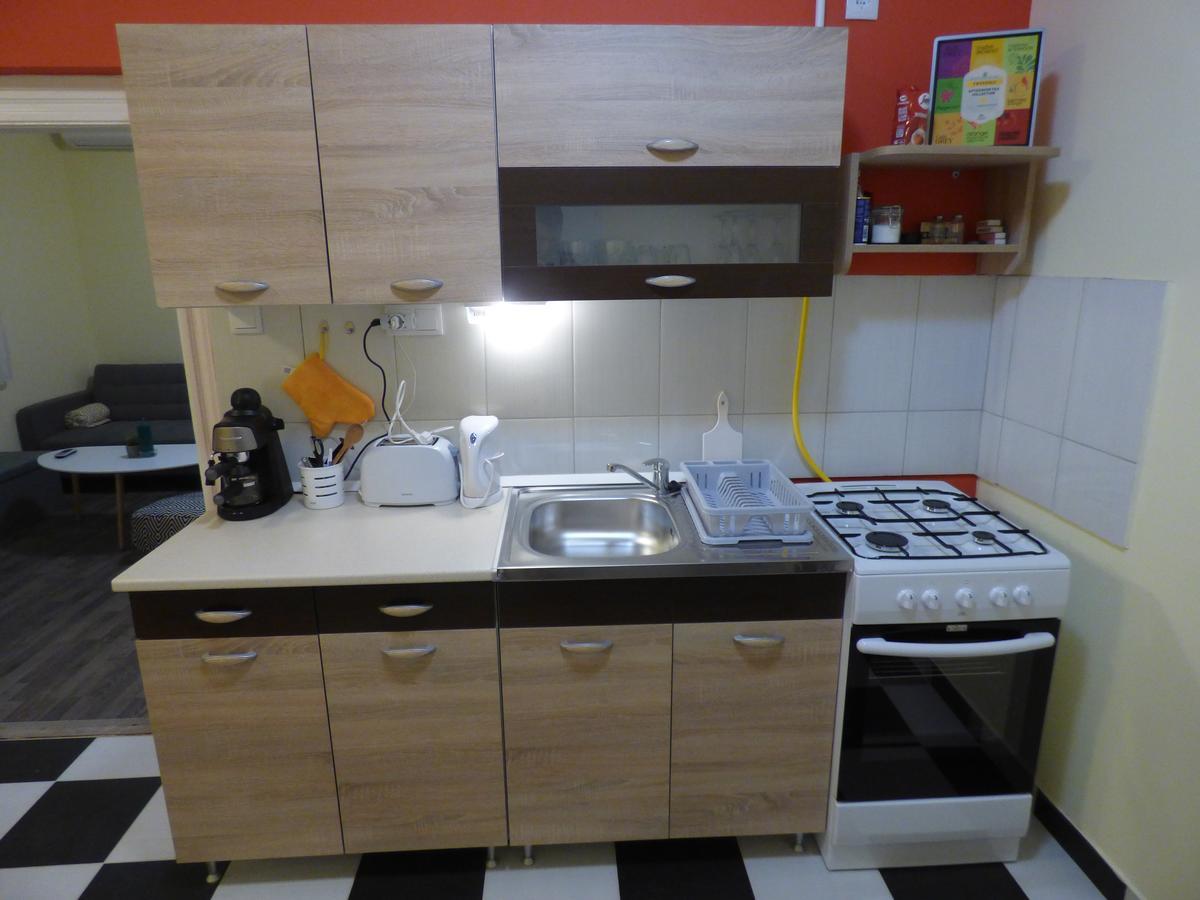 Yellow Apartment 데브레첸 외부 사진