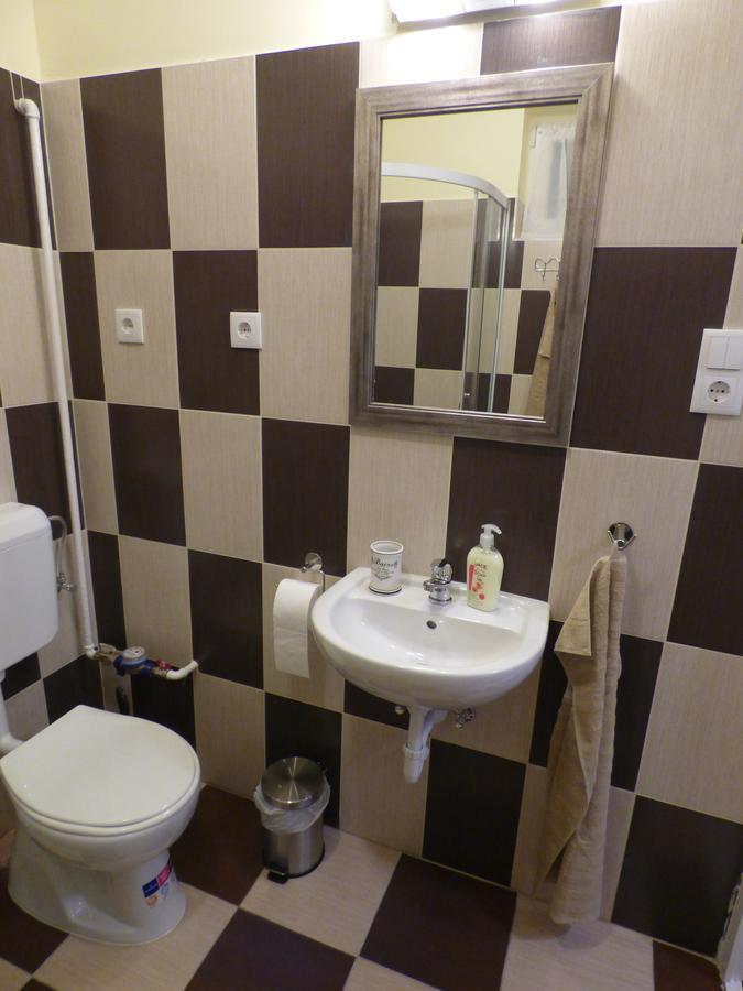 Yellow Apartment 데브레첸 외부 사진