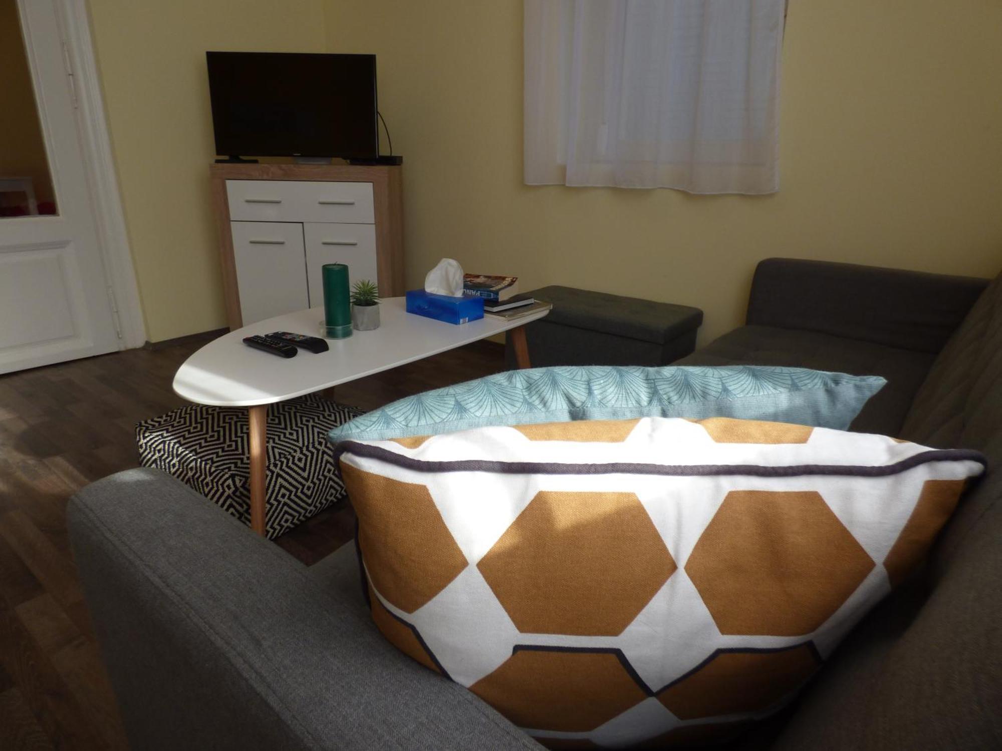Yellow Apartment 데브레첸 외부 사진