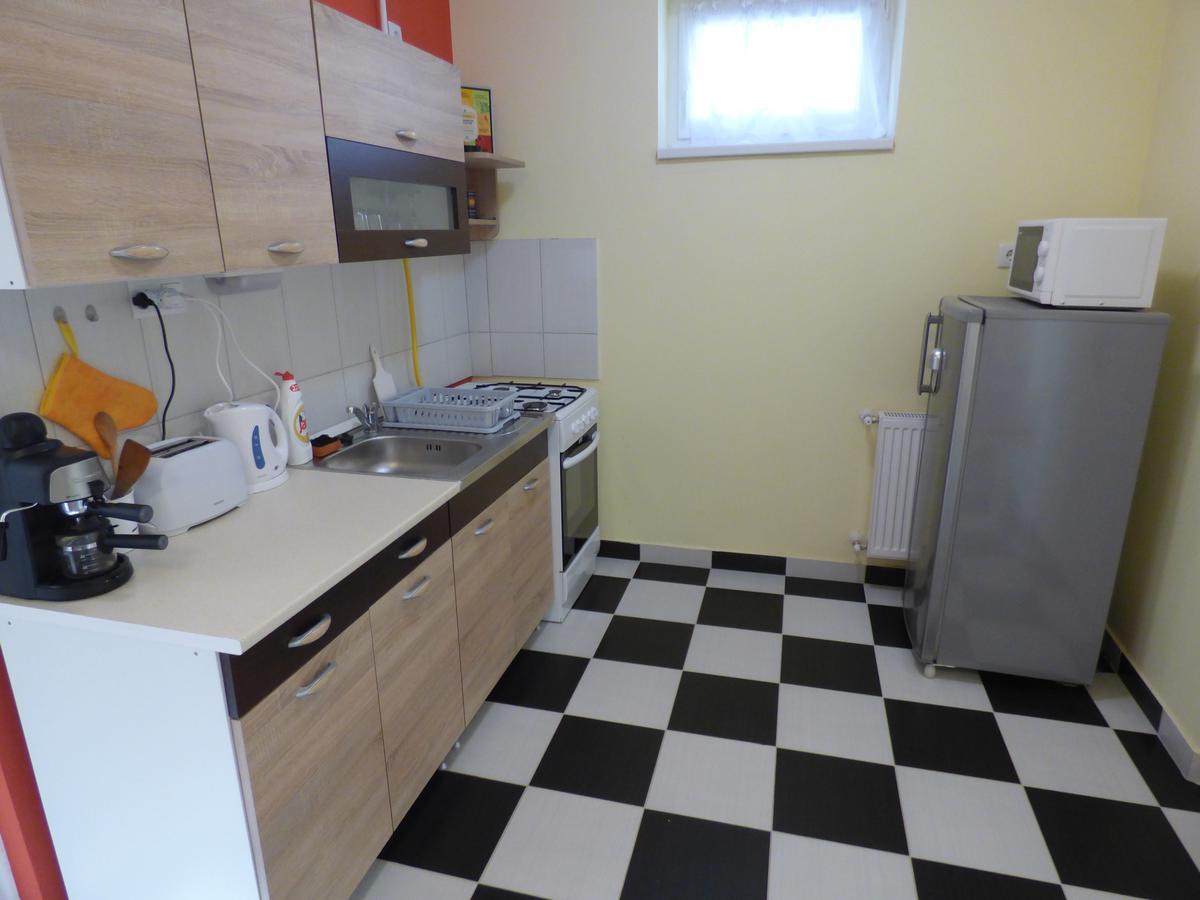 Yellow Apartment 데브레첸 외부 사진